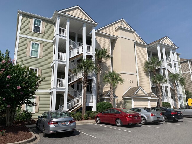 Primary Photo - Spacious 3 Bedroom, 2 Bath Condo at The Vi...