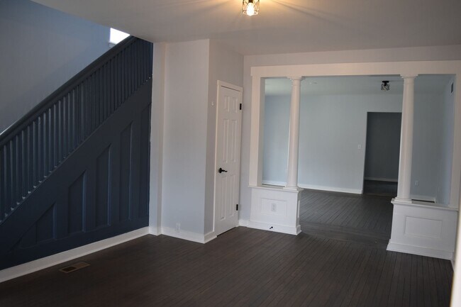 Building Photo - 315 Voorheis St