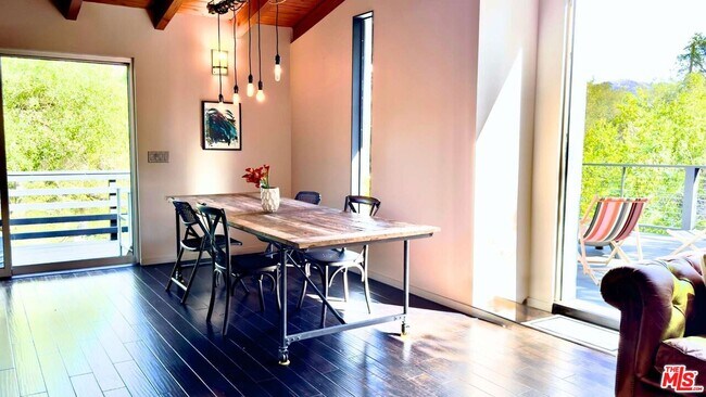 Building Photo - 19562 Cave Way