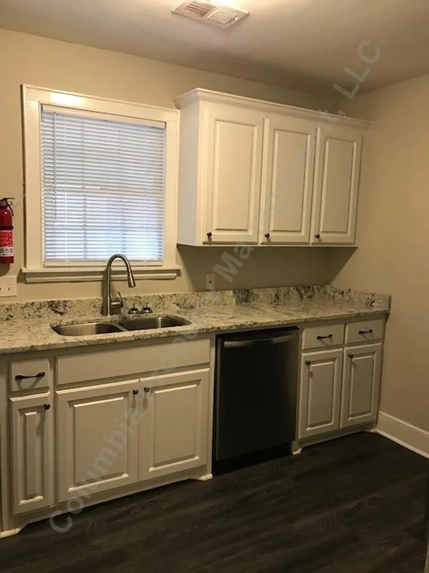 Building Photo - 312 S Woodrow St