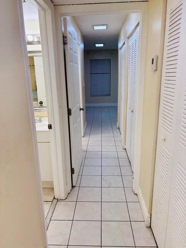 Building Photo - 4240 NW 21st St