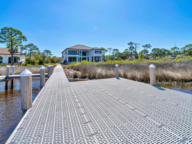 Building Photo - 330 Kelly Plantation Dr