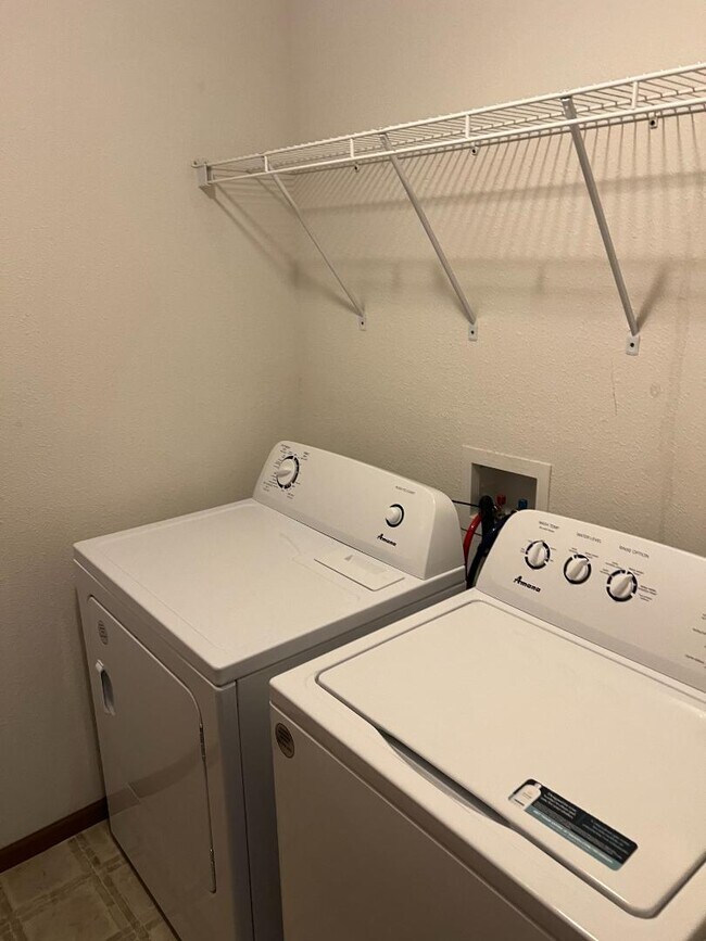 Building Photo - 100 Aldergate St