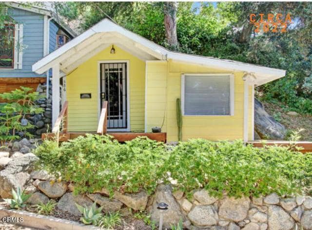 Building Photo - 586 Los Rocas Dr