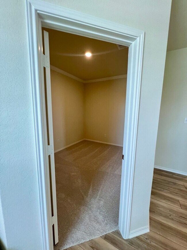 Building Photo - Charming 3BR 2BA House in Buda