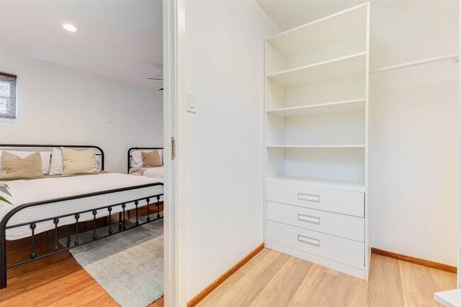 Building Photo - 4115 Chartres St