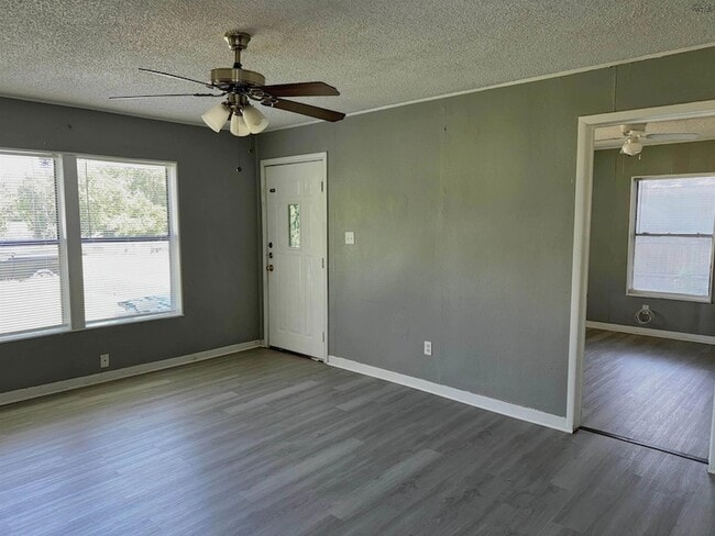 Building Photo - 2604 Wenonah Ave