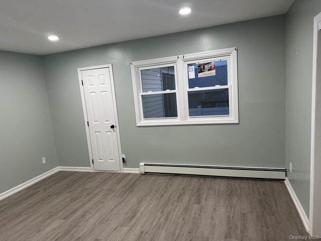 Building Photo - 136 Cary Pl