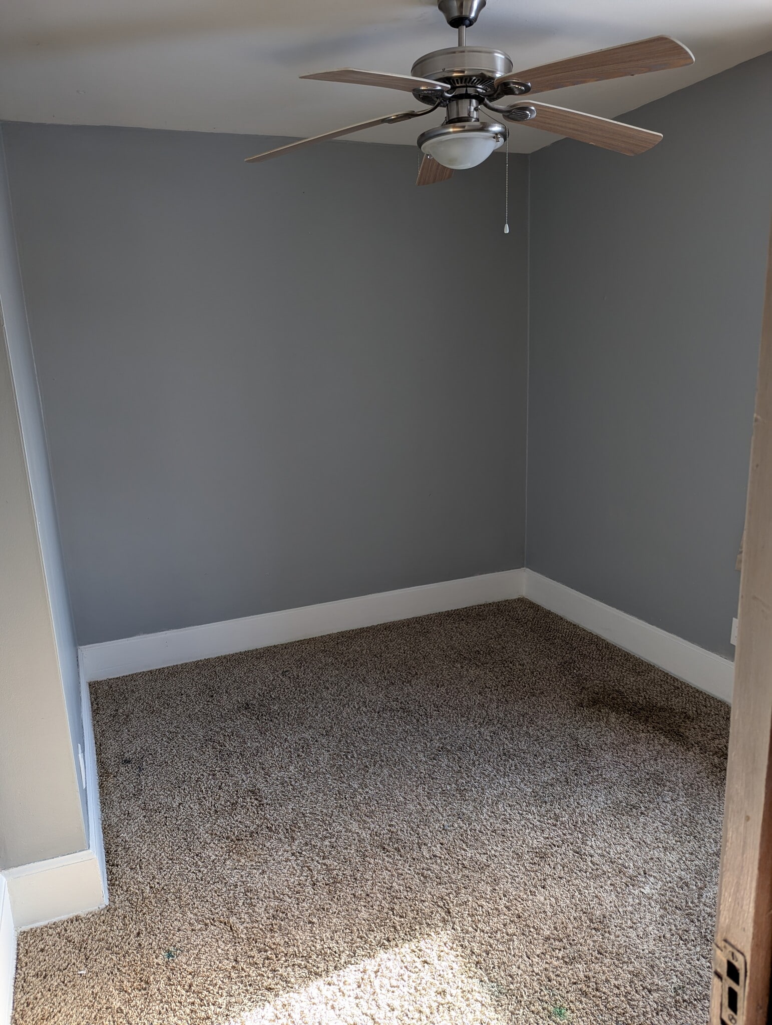 Building Photo - 663 W 7th St