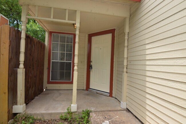 Building Photo - 12206 Alderbrook Dr