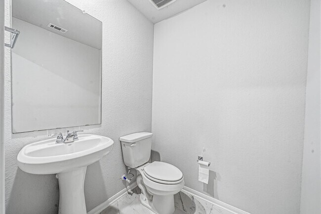 Building Photo - 2533 Allegretto Sea Dr
