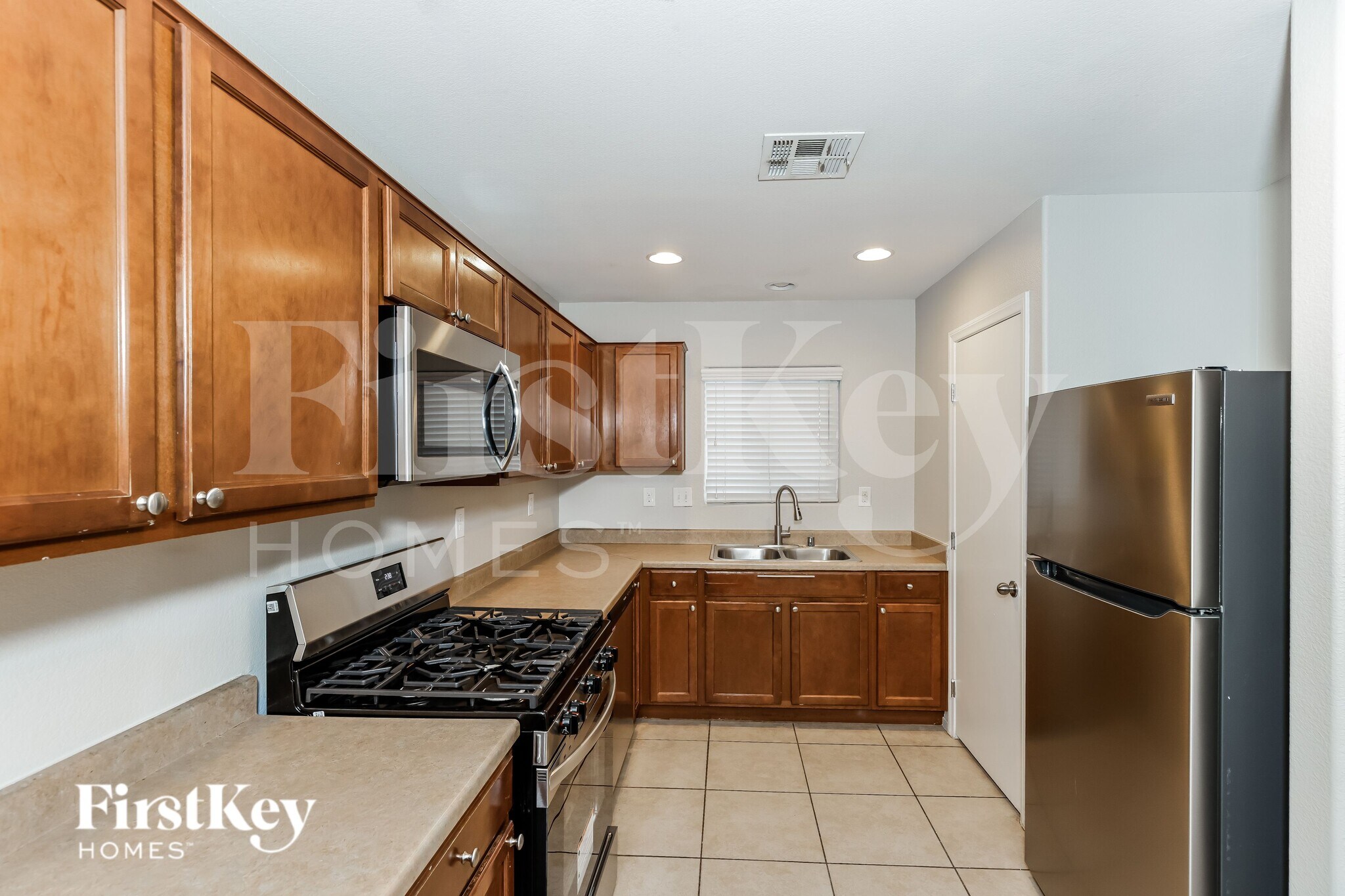 Building Photo - 8297 Oliver Twist Ln