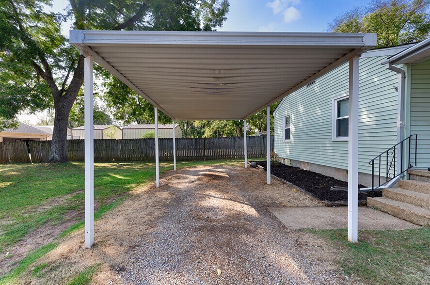 Building Photo - 3912 Hillcrest Ct SW