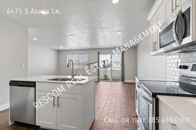 Building Photo - 6471 S Aspen Ln