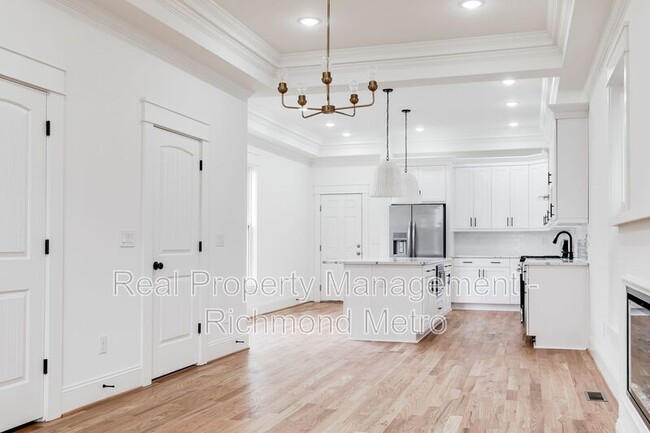 Building Photo - 3003 Midlothian Tpke