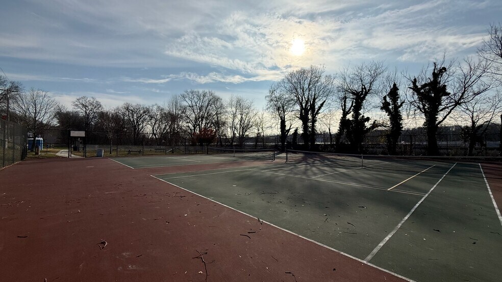 Building Photo - 503 E Potomac St