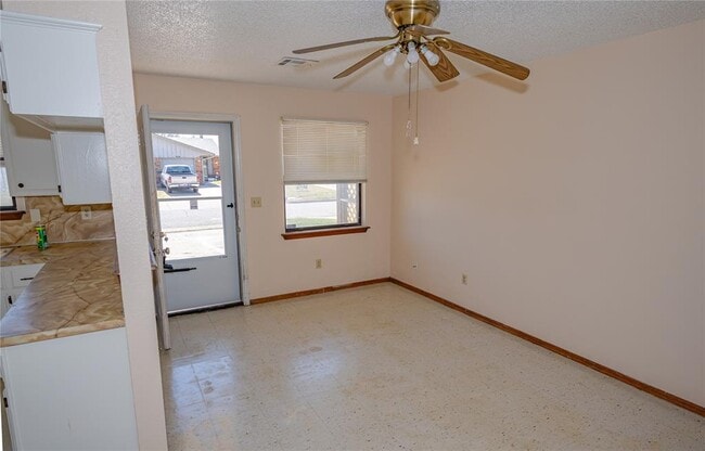 Building Photo - 931 SW 63rd St