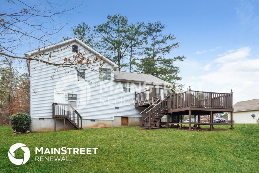 Building Photo - 2401 Bethune Cir