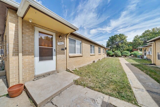 Building Photo - 1443 N Jasmine-