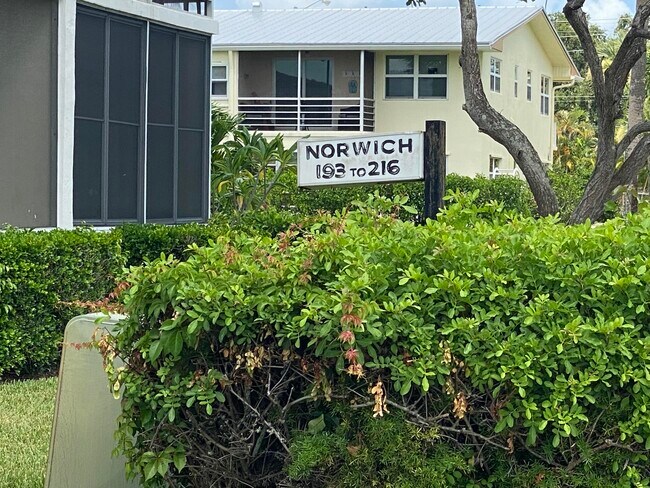 Building Photo - 209 Norwich I