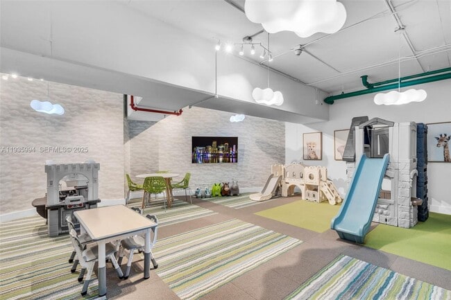 Building Photo - 900 Biscayne Blvd