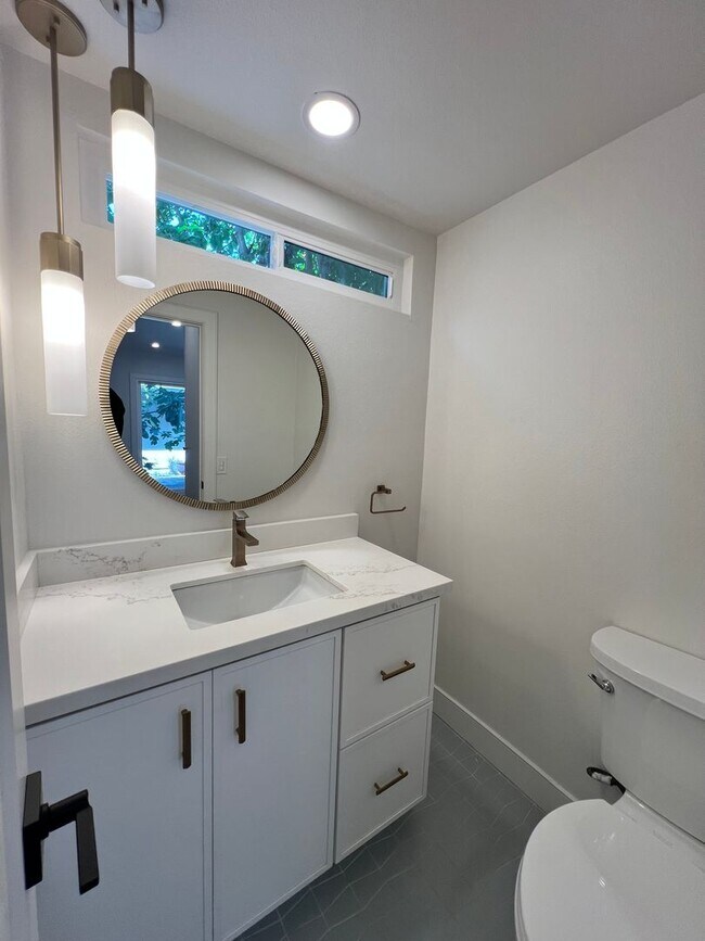 Building Photo - Complete Remodel Dearfield 3 bedroom 2.5 Bath home Ready for Lease