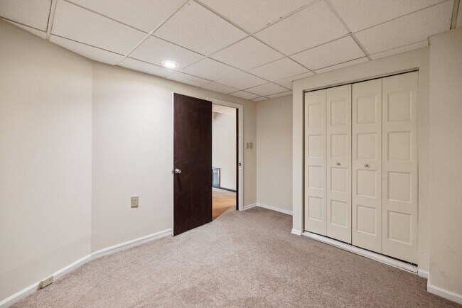 Building Photo - 2832 Jermantown Rd