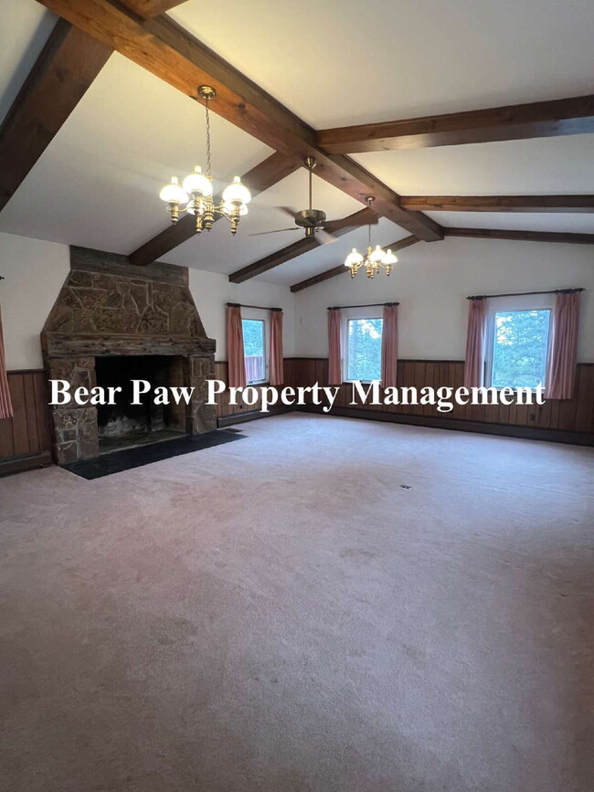 Building Photo - Spacious 4 Bedroom Home in North Evergreen!!