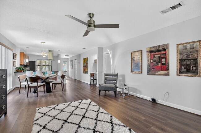 Building Photo - 21911 Cypress Dr