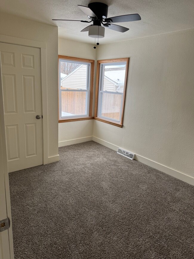 Building Photo - 4106 Victory Ave