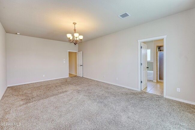 Building Photo - 5601 Valley Maple Dr