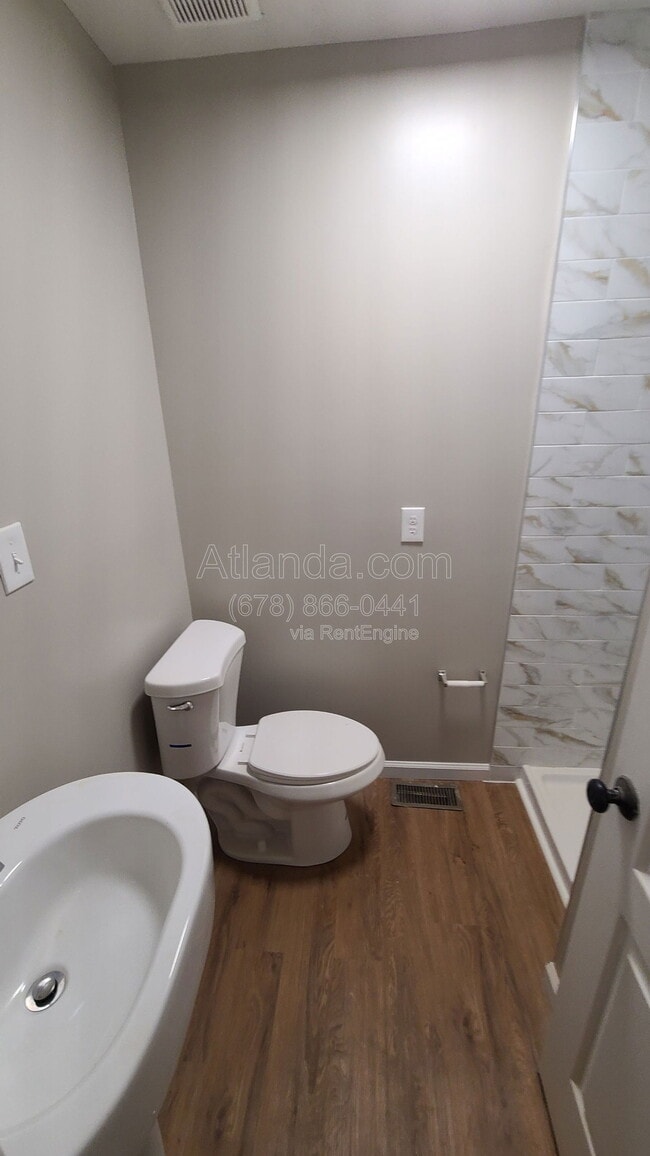 Building Photo - 2242 Lawson Way