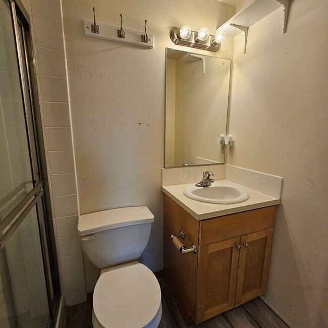 Building Photo - Bright and Stunning 2-Story Home with Dayl...