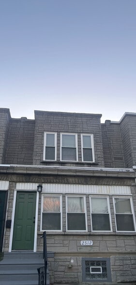 Building Photo - 2512 S 66th St