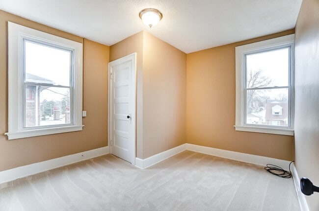 Building Photo - Westwood - Charming 3+ bed 1 bath home freshly updated