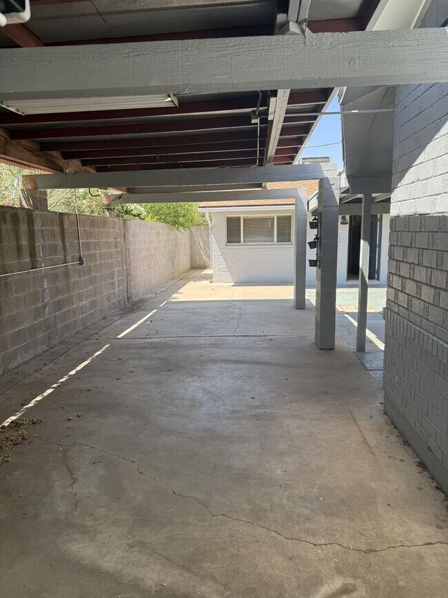 Building Photo - CUTE 2 Bedroom 1 Bath bungalow in Sunnyslope with full casita