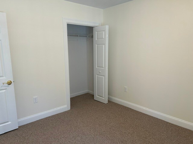 Building Photo - 28 Green Leaves Dr