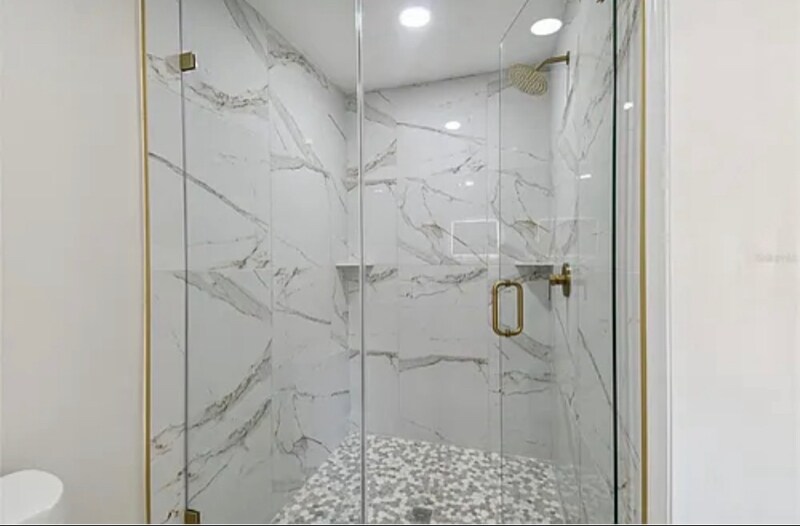 Building Photo - 1914 E Crenshaw St