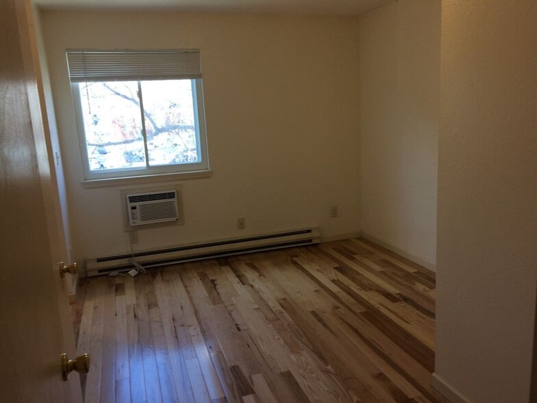 Building Photo - 1504 Pine St