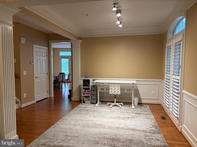 Building Photo - 8006 Reserve Way