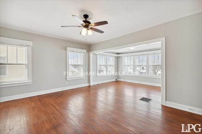 Building Photo - 4138 N Lockwood Ave