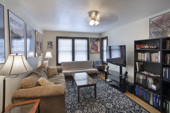 Building Photo - 1805 E. Park Pl.