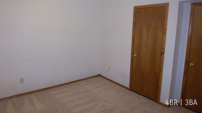 Building Photo - 4 Bedroom | 3 Bathroom | Walk Out Basement...