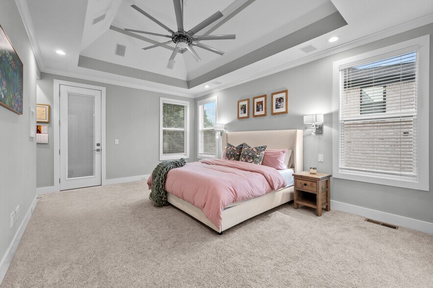 Building Photo - 1136 Secretariat Dr