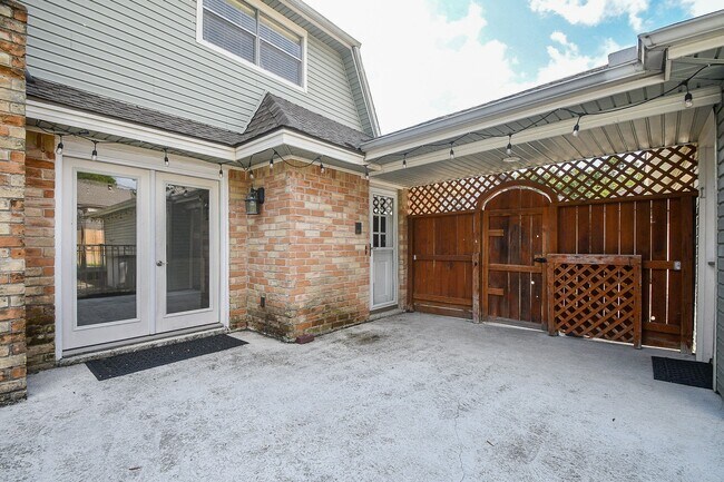 Building Photo - 1711 Earl of Dunmore St