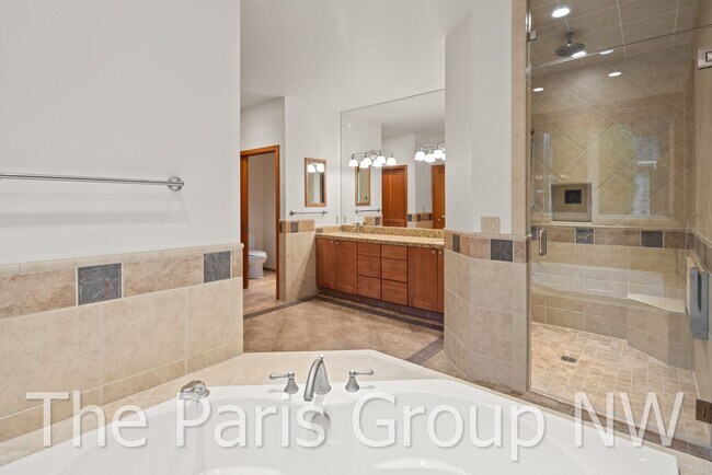 Building Photo - Gorgeous 3,400sf Golf Course Craftsman on ...