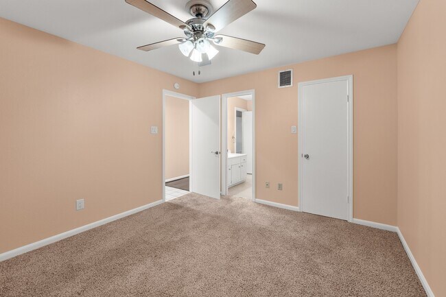 Building Photo - 15575 Marina Dr