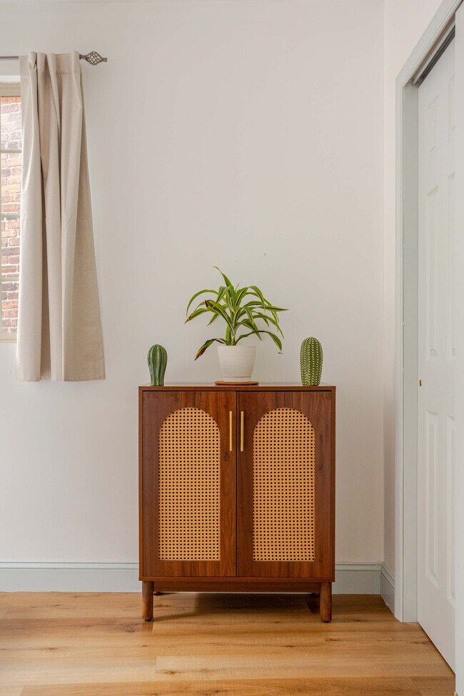 Building Photo - 1384 Ridge Ave