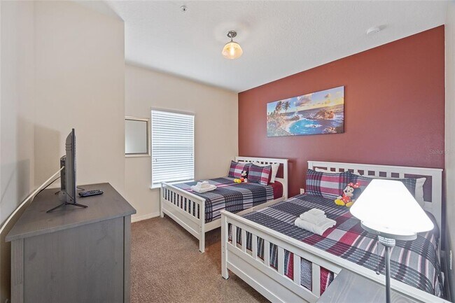 Building Photo - 8945 Shine Dr