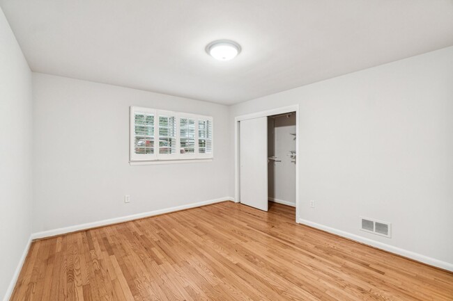 Building Photo - Charming 4BR/2BA Home for Rent in McLean!